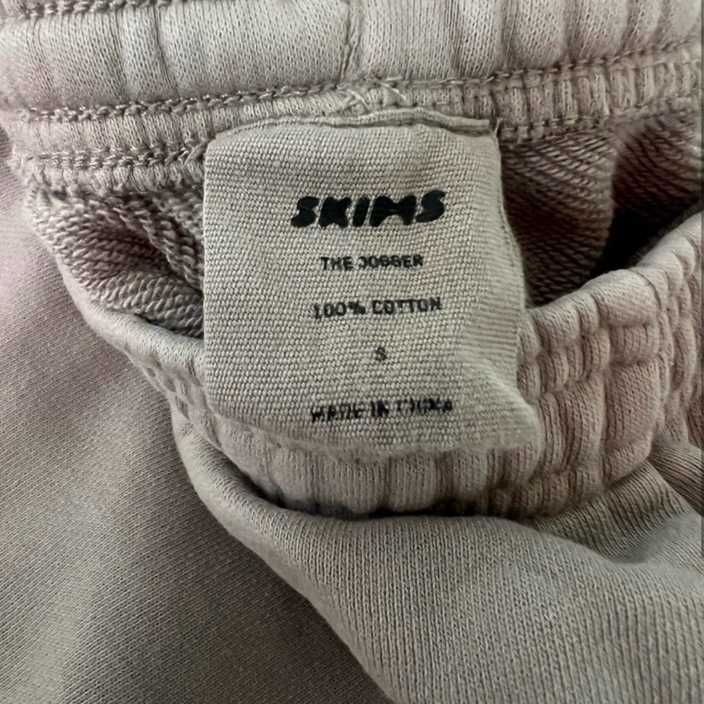 SKIMS women’s Jogger in Light Gray